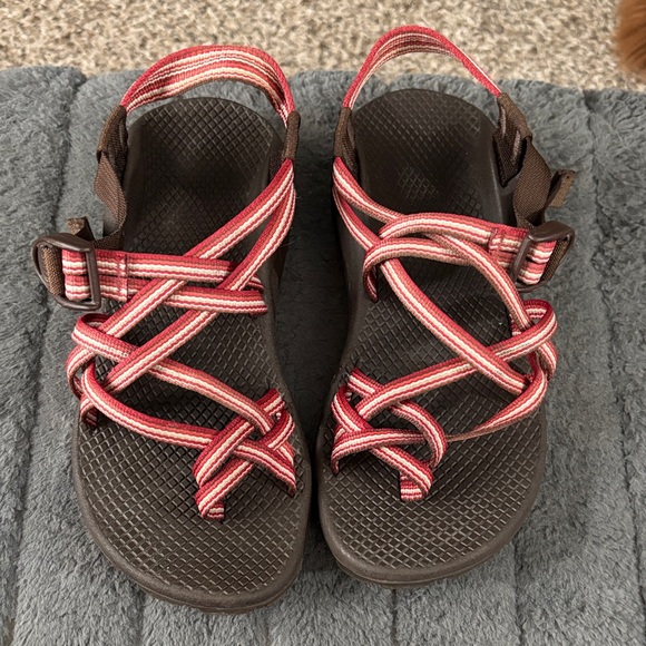 Chaco Shoes - Chaco Vibram Outdoor Sport Sandals Strappy w/ Toe Strap Women's size 7